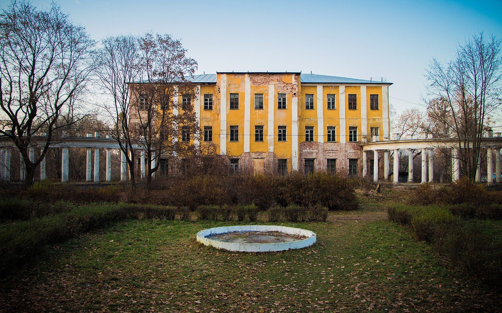 Городской округ балашиха московской. Усадьба Пехра-Яковлевское Балашиха. Усадба Пехр Яковлевская Балашиха. Усадьба Голицыных в Балашихе. Парк Пехра Яковлевское Балашиха.